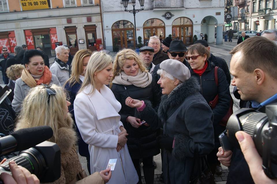Kandydatka SLD kontynuuje kampanię bezpośrednią. Spotyka się z mieszkańcami Wielkopolski.