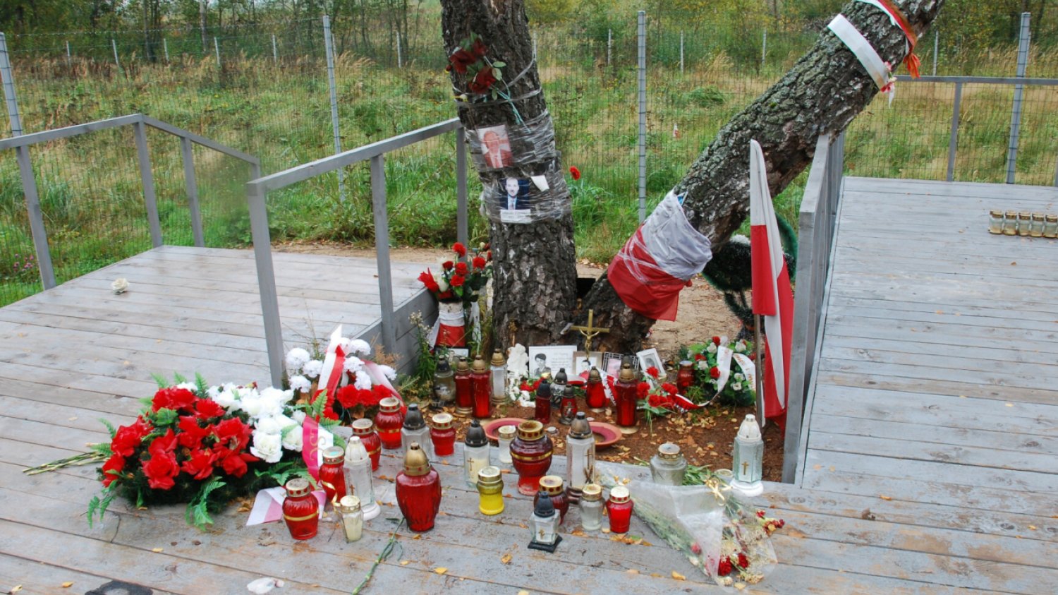 Skandal podczas obchodów rocznicy katastrofy w Smoleńsku. "Przyszła grupa Rosjan" Rosjanie zakłócili obchody w Smoleńsku.