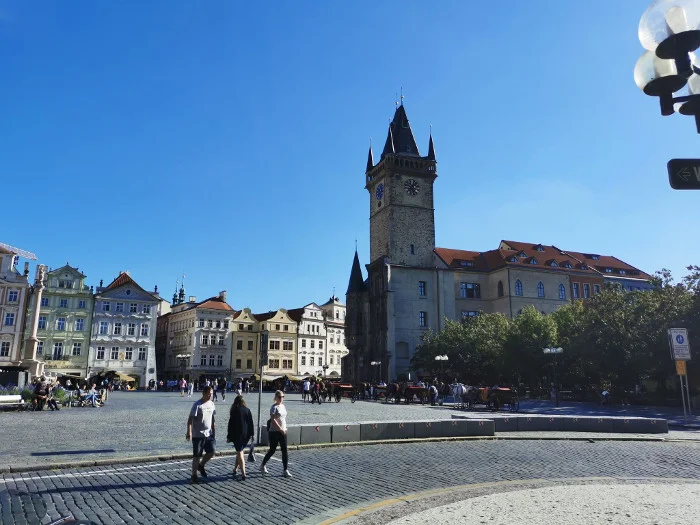 Praga. – Nikt nie ma maski – opowiada Adam Nowiński.