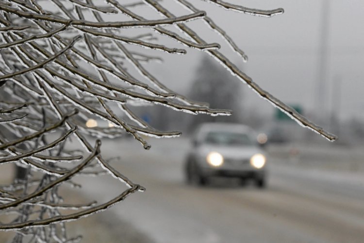 Alert IMGW przed marznącym deszczem.