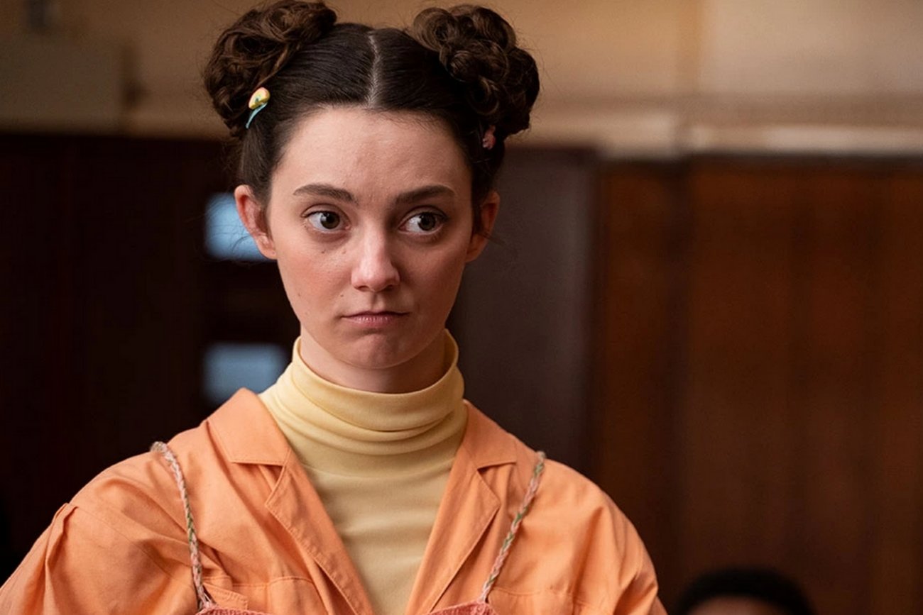 Tanya Reynolds jako Lily w serialu "Sex Education".