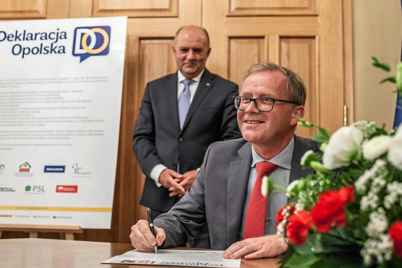 Urzędnicy w opolskim urzędzie marszałkowskim nie wiedzą, co podpisują?