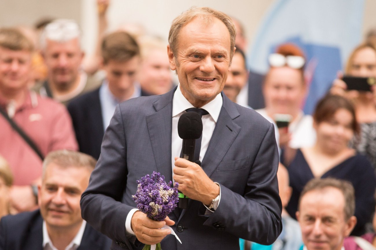 Tusk na spotkaniu w Rokietnicy. "Kocham panią bez pamięci"