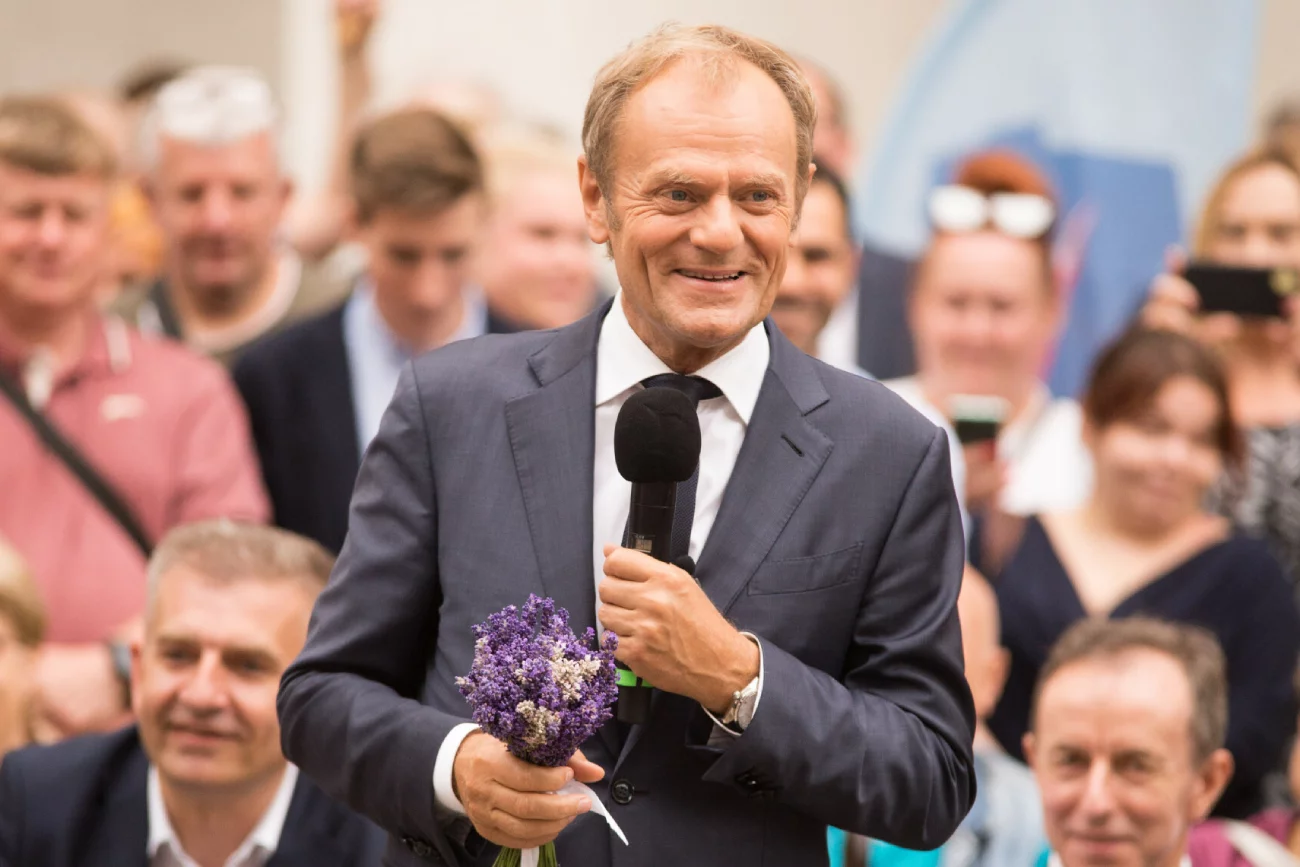 Tusk na spotkaniu w Rokietnicy. "Kocham panią bez pamięci"