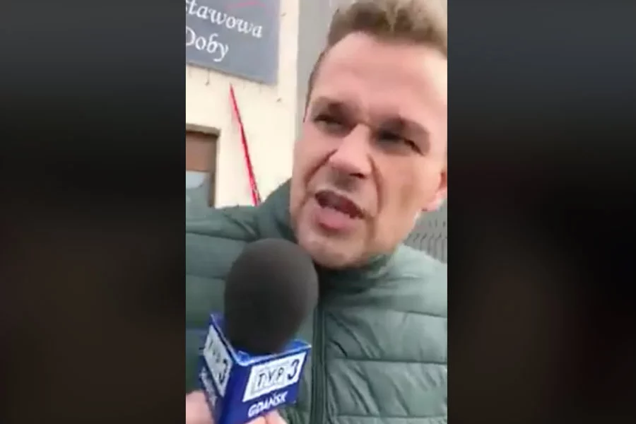 Łukasz Sitek zaatakował prezydenta Gdańska Pawła Adamowicza wśród dzieci na terenie szkoły.