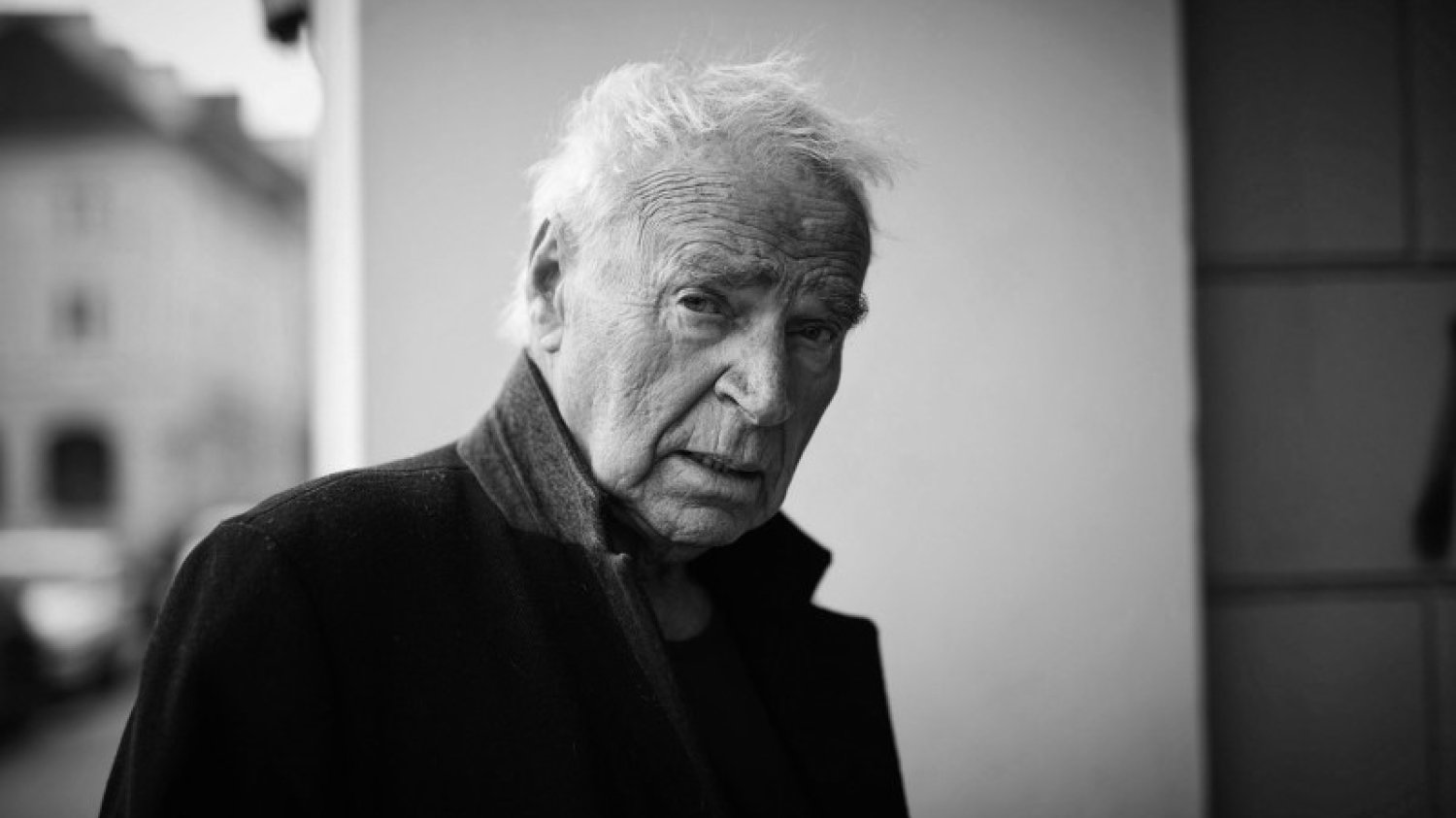 Dramaturg, scenarzysta "Rejsu", felietonista i prozaik – Janusz Głowacki nie żyje. Miał 79 lat.