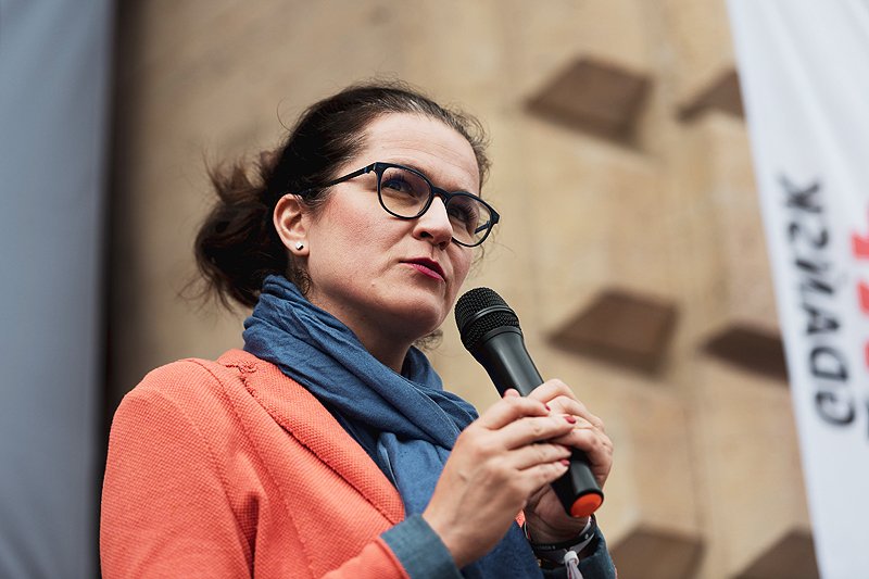 Prezydent Gdańska Aleksandra Dulkiewicz ostro skomentowała ataki prawicowych bojówek w Białymstoku.