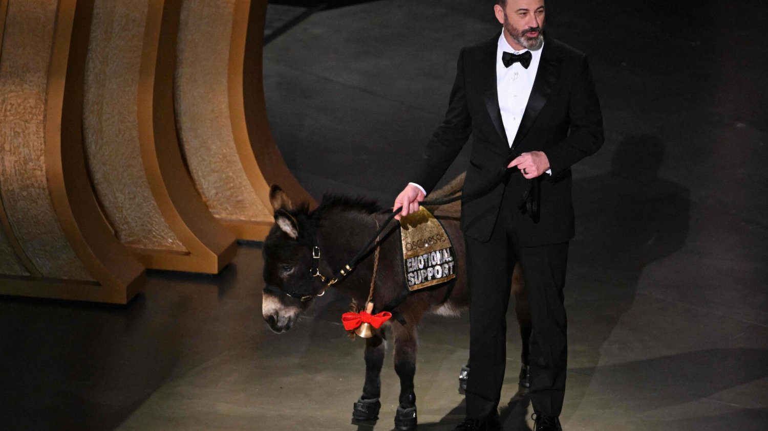 Jimmy Kimmel z osiołkiem na Oscarach 2023 Jimmy Kimmel z osiołkiem na Oscarach