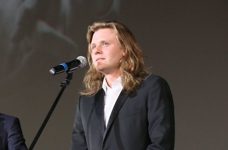 4 dzień trwają poszukiwania Piotra Woźniaka-Staraka, tymczasem śledczy próbują ustalić, kto kierował motorówką.