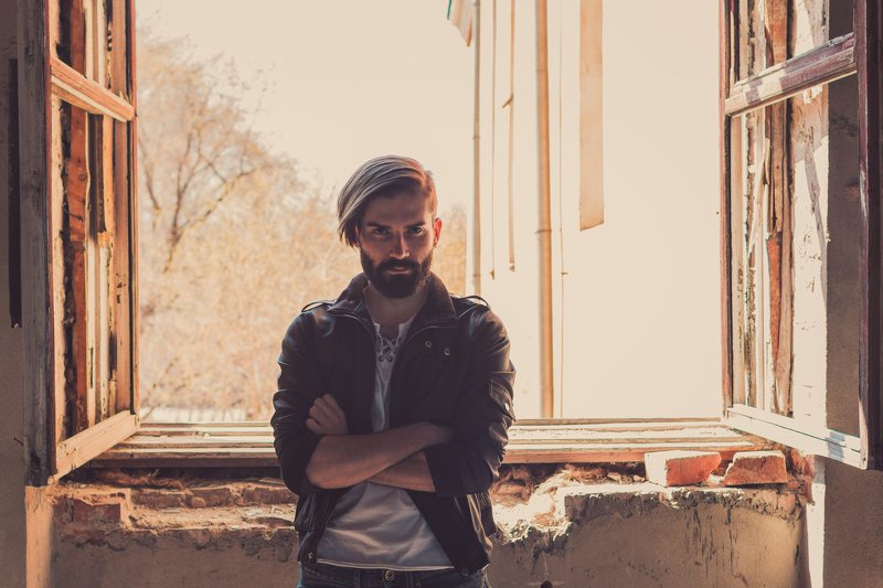 Miejsce moich skarpet jest obok łóżka, czyli gdy do singla wprowadza się intruz