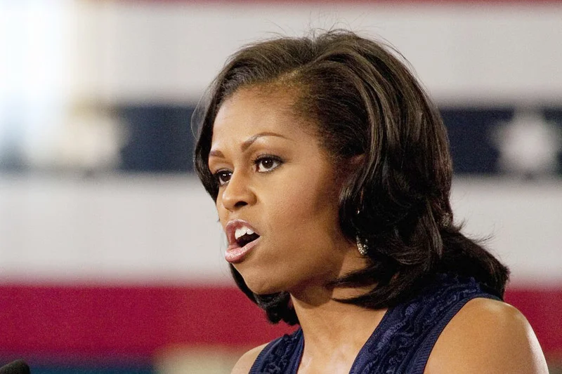 Amerykanie chcą, by Partia Demokratyczna postawiła na Michelle Obamę. Szefostwo tej formacji ma inny, bardzo ryzykowne pomysł...