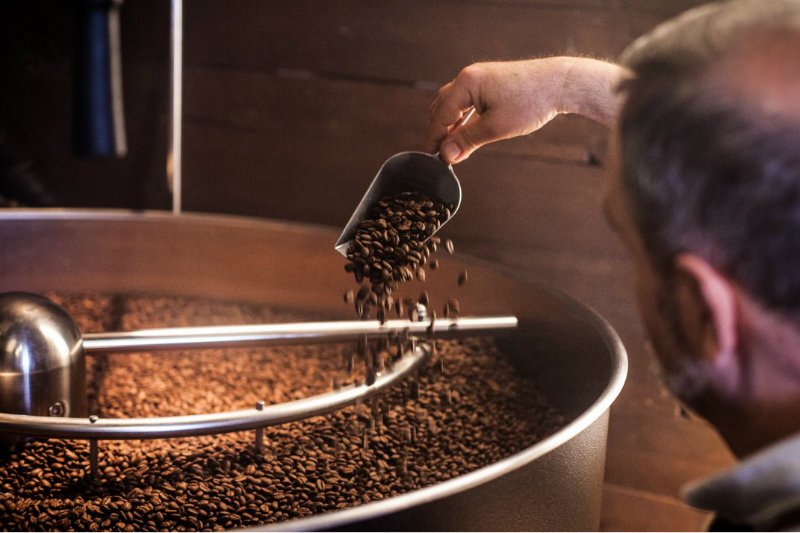 W kawie można wyczuć więcej aromatów niż w winie - pod warunkiem, że smakujemy napar z ziaren dobrej jakości