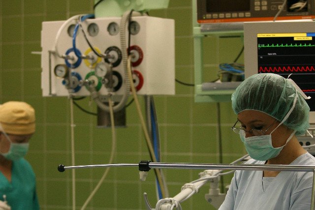 Anestezjolog zmarła w trakcie dyżuru, pracowała 4 doby.