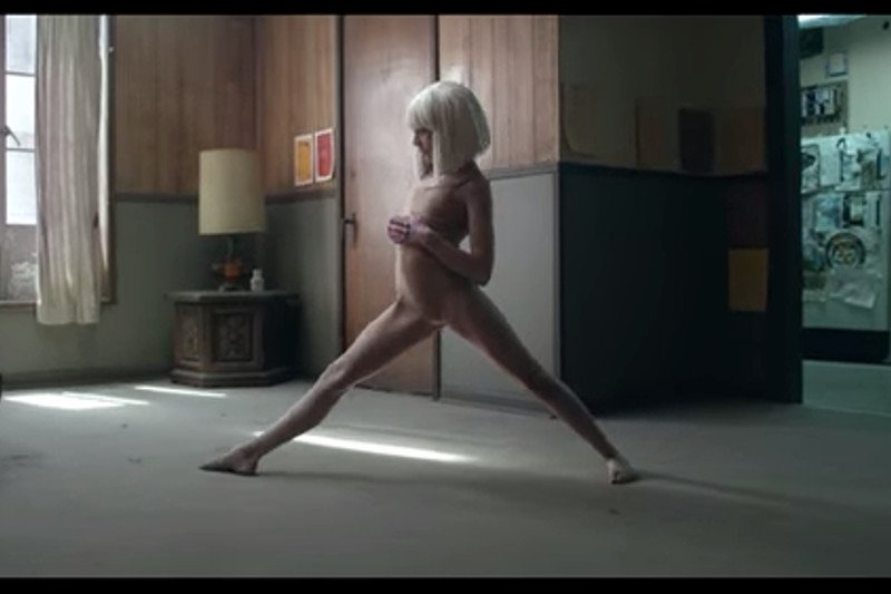 Maddie tańczy, a internet trzęsie się z oburzenia.