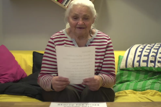 Pani Henryka czyta hejterskie komentarze