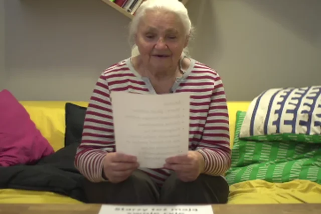 Pani Henryka czyta hejterskie komentarze