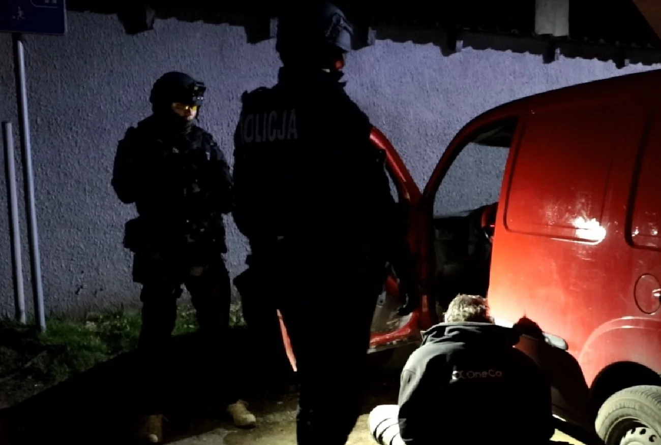 Zabił go siekierą i spalił autokomis. Archiwum X rozwiązało dawną sprawę