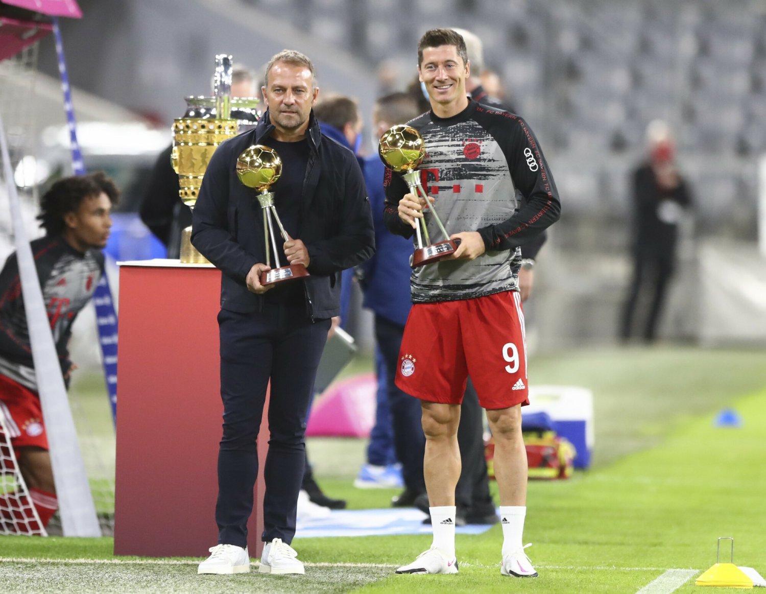 Hansi Flick zawsze był wielkim zwolennikiem Roberta Lewandowskiego i stawiał na Polaka bardzo zdecydowanie