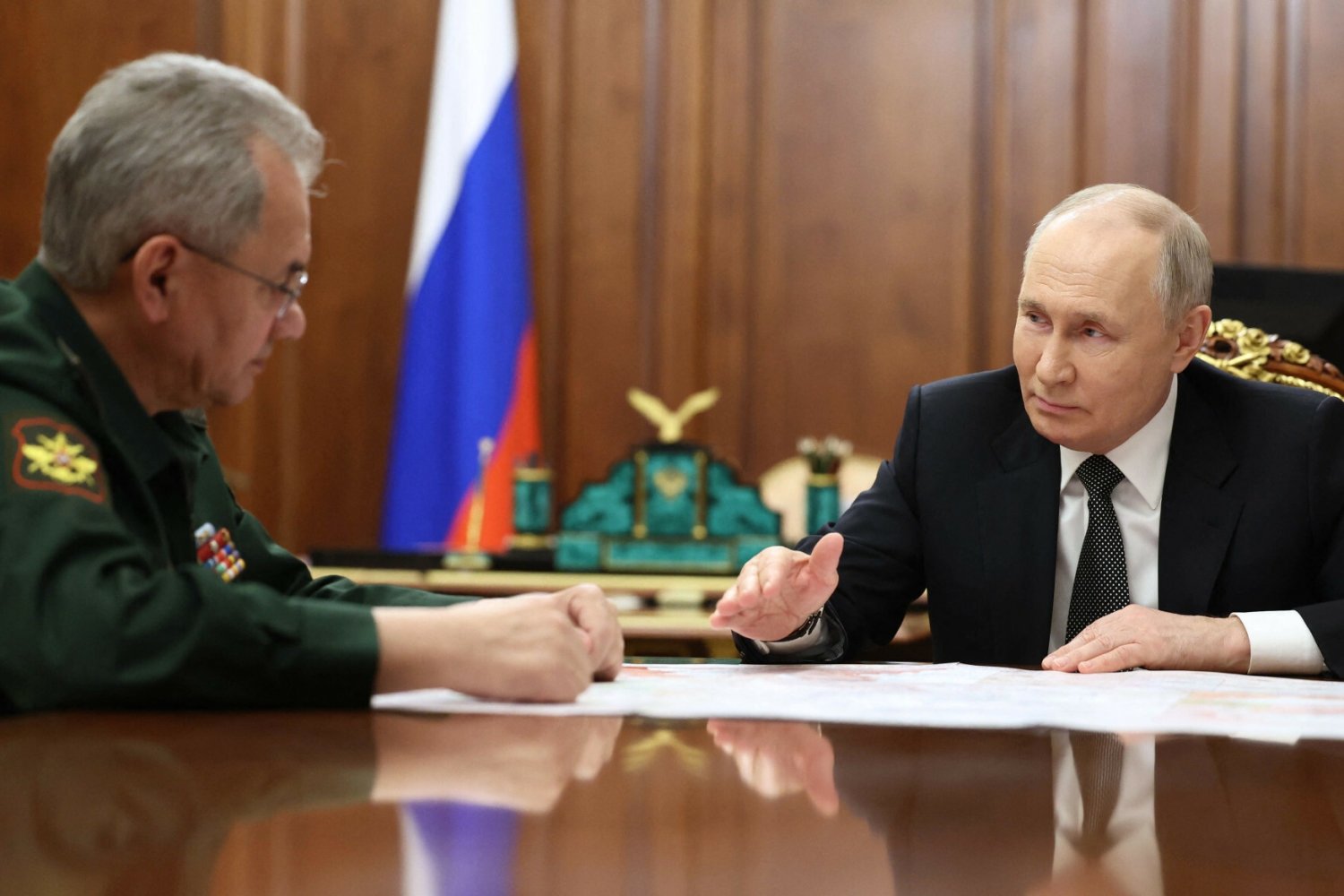 Na Kremlu pieklą się po słowach Macrona. Chodzi o interwencję w Ukrainie.