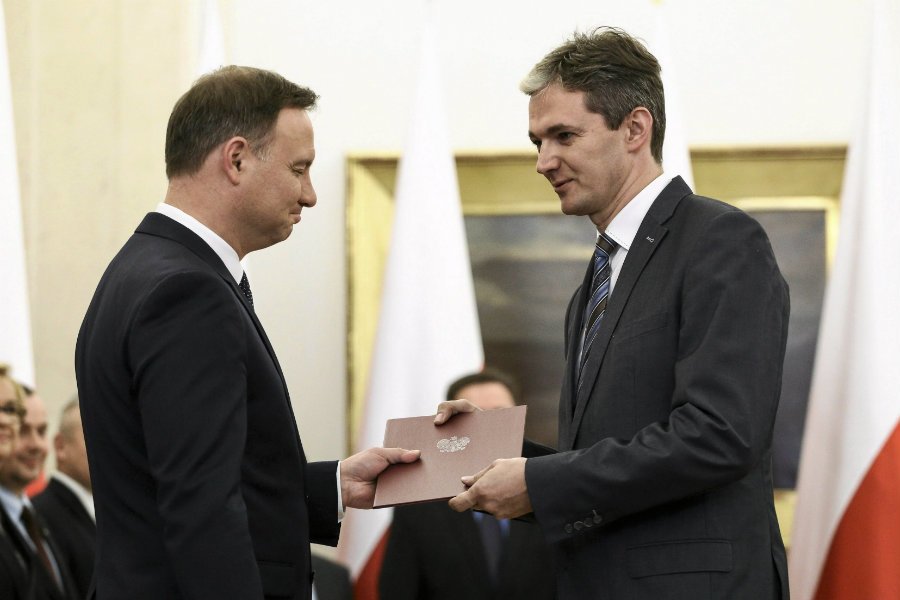 Adam Jarubas opowiedział o kulisach swojej rezygnacji w prezydenckiej Narodowej Radzie Rozwoju. Na zdjęciu przyjmuje nominację Andrzeja Dudy.