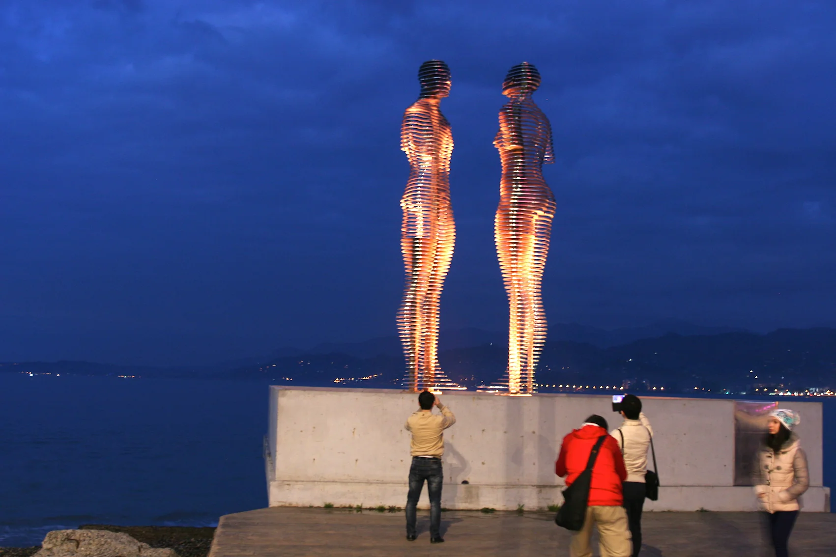 Ali i Nino na nabrzeżu Batumi