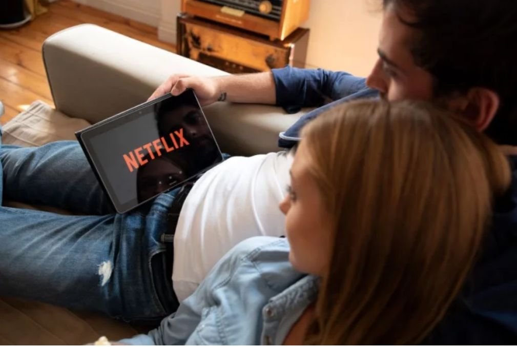 Netflix od dłuższego czasu stara się walczyć z problemem dzielenia kont na platformie na kilka osób
