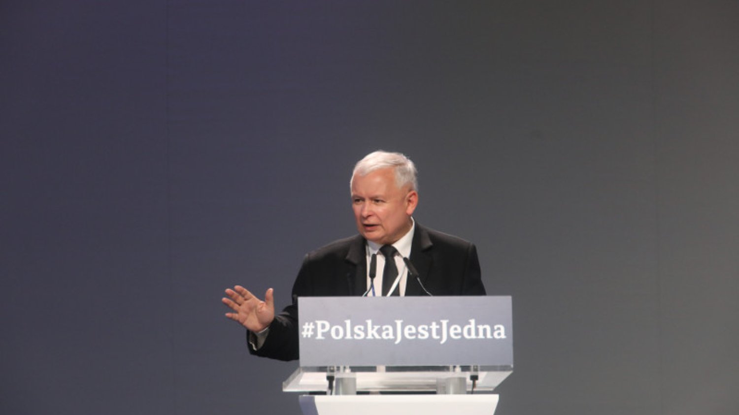 Jarosław Kaczyński na kongresie swojej partii i chwalił, i żartował. Choć wychodziło to różnie...