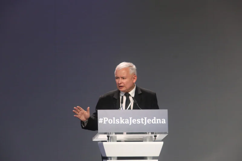 Jarosław Kaczyński na kongresie swojej partii i chwalił, i żartował. Choć wychodziło to różnie...