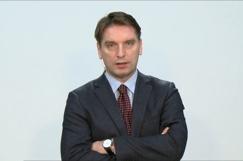 Tomasz Lis obala wszystkie prawicowe kłamstwa na swój temat w krótkim filmiku.