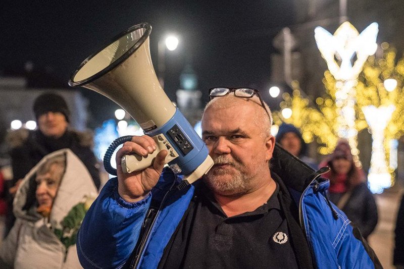 Pobity pod Sejmem Maciej Bajkowski należy do stowarzyszenia Obywatele Solidarnie w Akcji