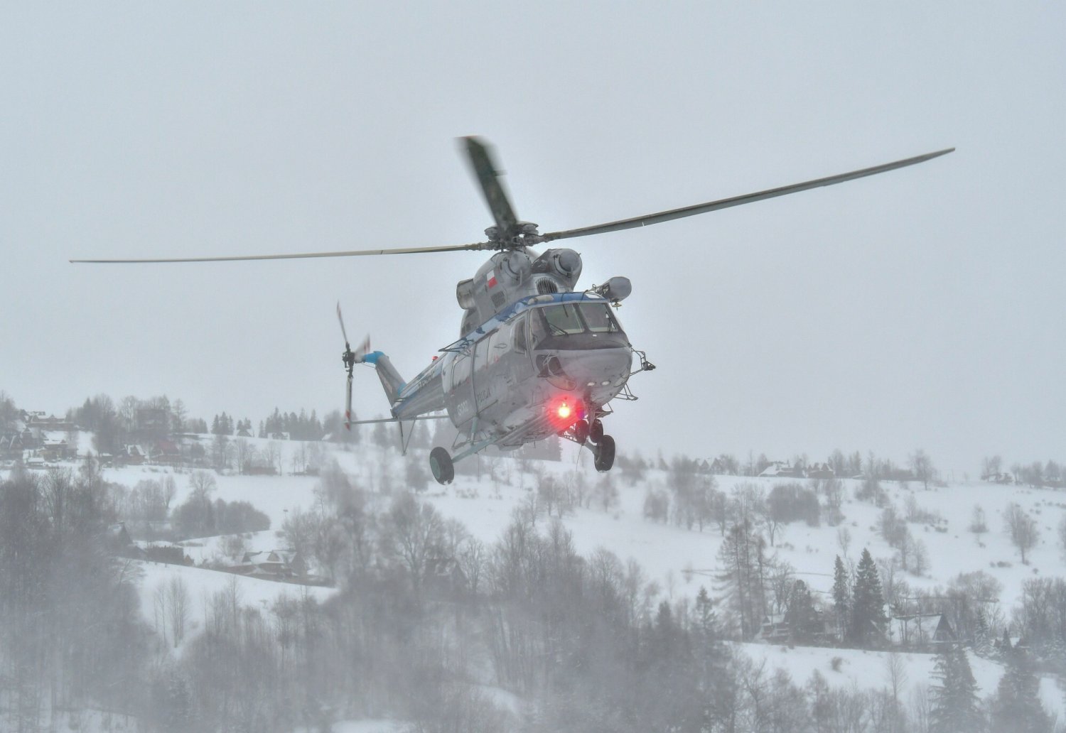 Lawina pod Rysami w Tatrach. Jedna osoba jest poszkodowana.