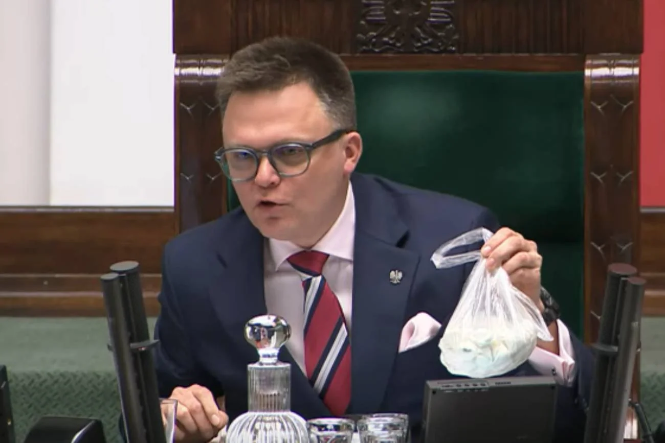 Kabaret w Sejmie. Poseł przyniósł uszka do zamrożenia w sejmowej zamrażarce