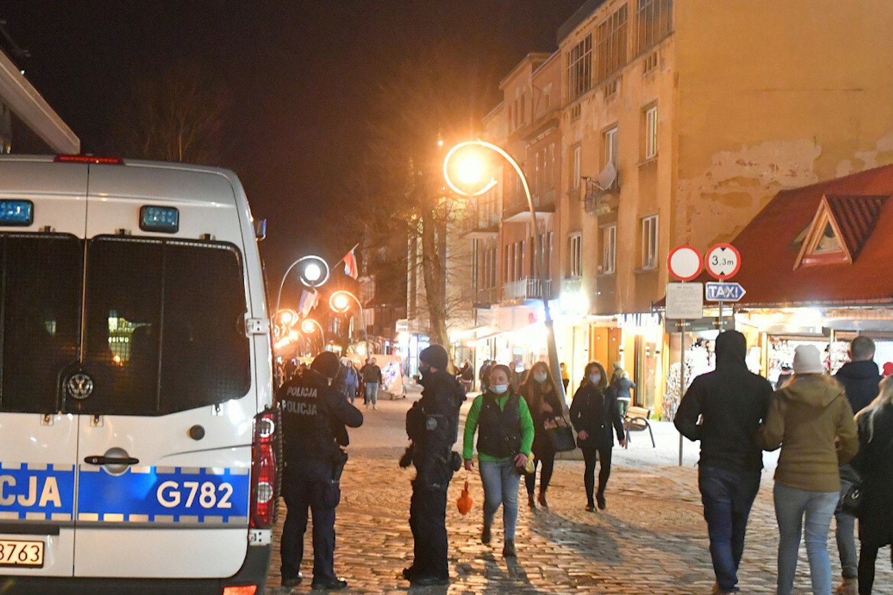 Nie żyje 25-latek, który został pobity na Krupówkach w Zakopanem.