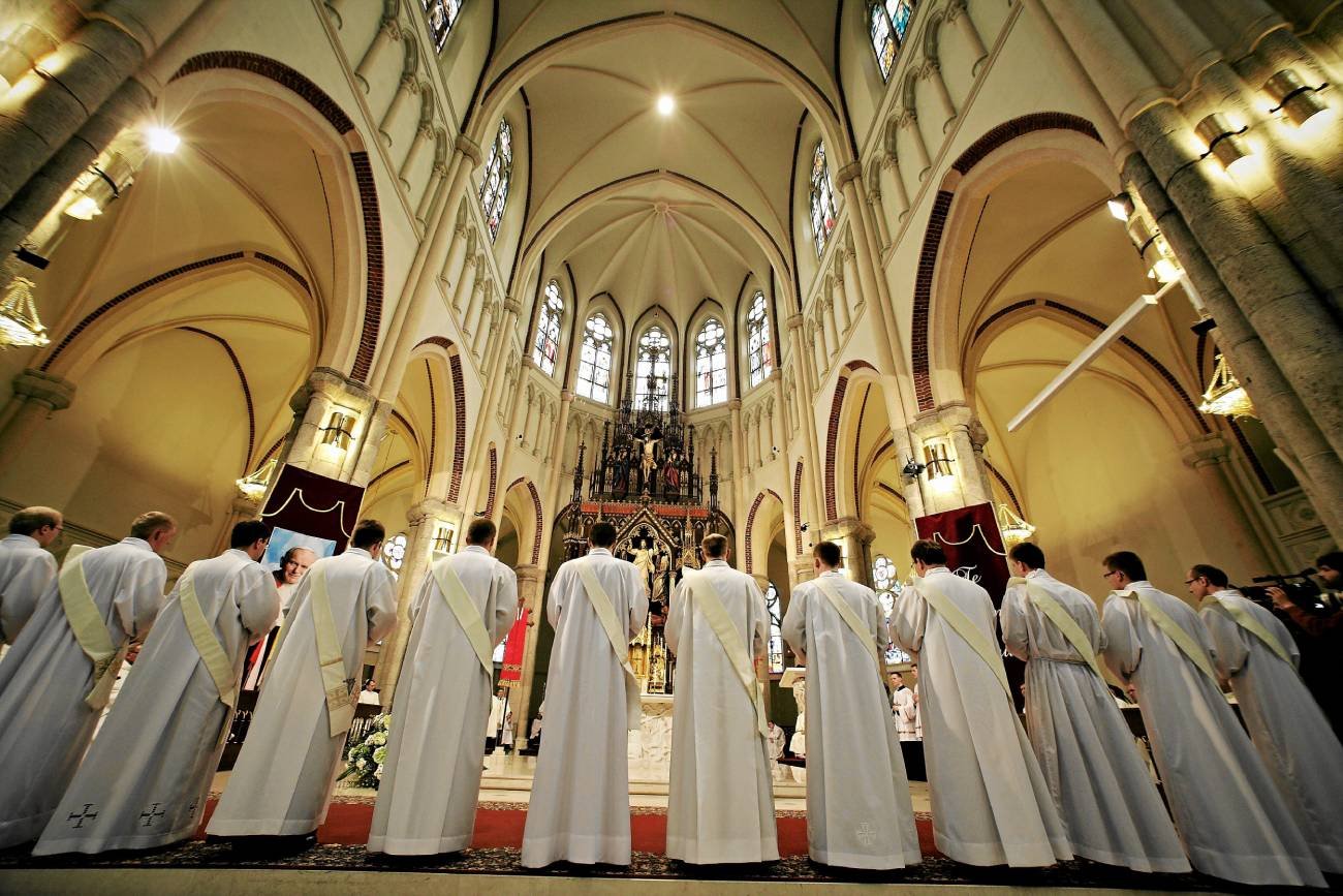 Święcenia kapłańskie przez abp. łódzkiego Władysława Ziółka w Archikatedrze w Łodzi w 2011 roku.