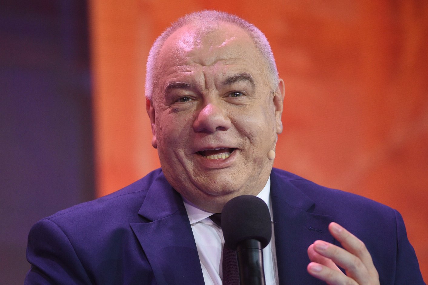 Łukasz Nowakowski, osobisty ochroniarz Jacka Sasina, został zastępcą dyrektora w Poczcie Polskiej.