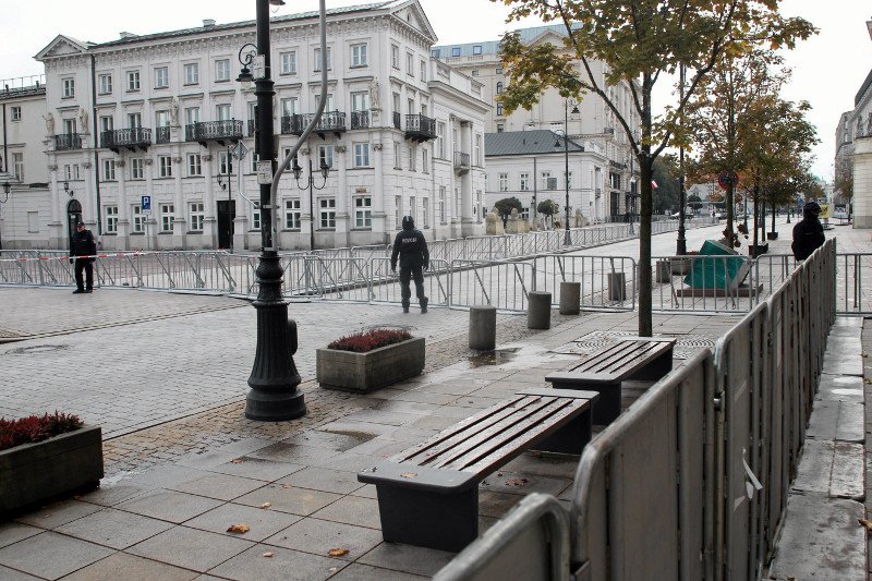 "Co za cwel je tutaj ustawił?" – miał powiedzieć Adrian C. Doszło do szarpaniny. Paweł K. otrzymał trzy ciosy nożem.