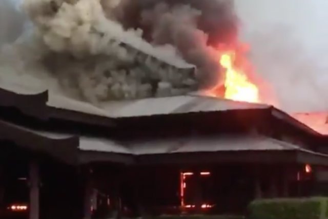 34 polskich turystów musiało uciekać przed pożarem w hotelu w Malezji.