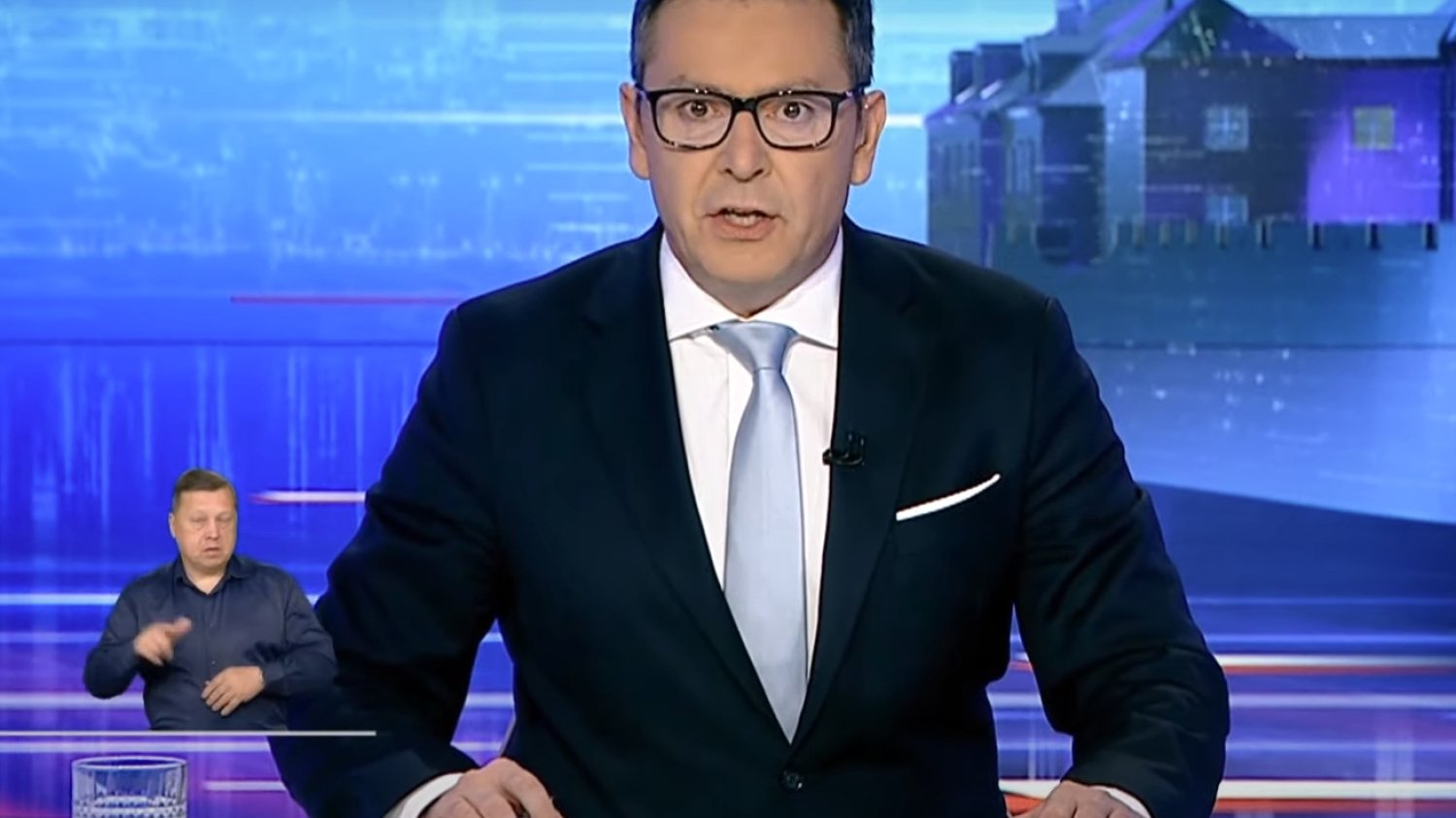 Michał Adamczyk rozwiązanie umowy tvp odprawa