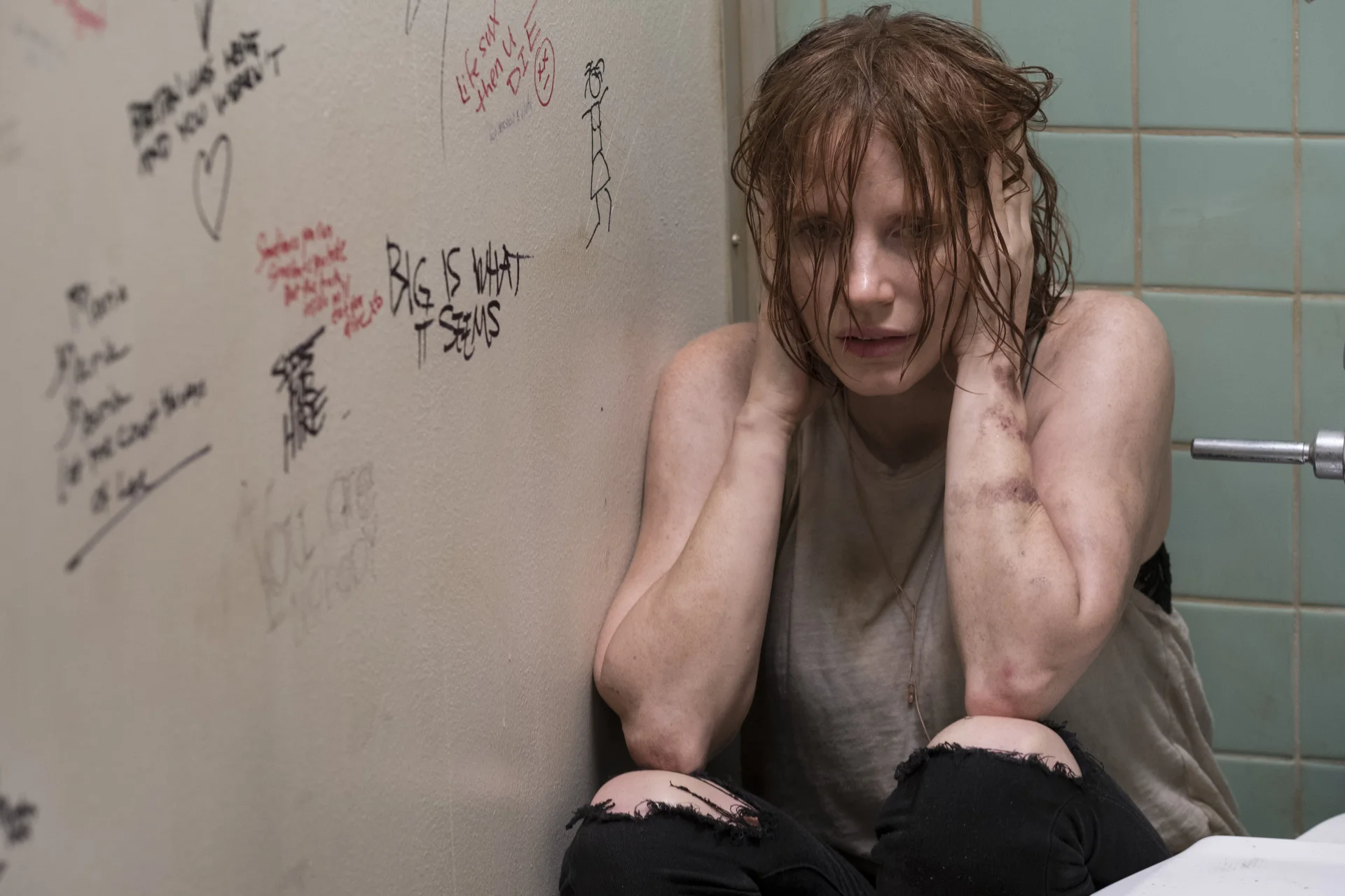 W starszą wersję Beverly wciela się nominowana do Oscara Jessica Chastain. Jest jedyną kobietą w Klubie