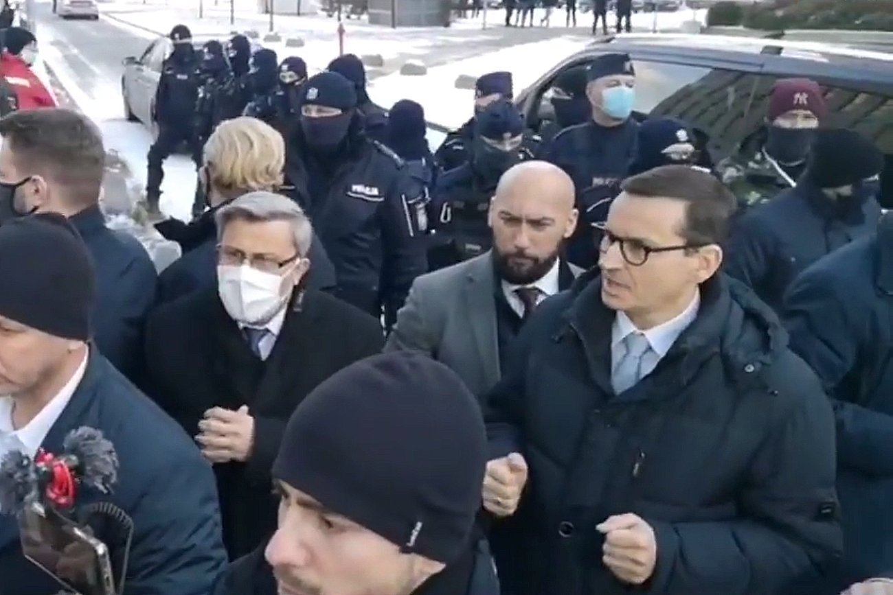 Mateusz Morawiecki uciekł przed górnikami. "Poseł ze Śląska, oszust z Wrocławia!" - krzyczano do premiera.