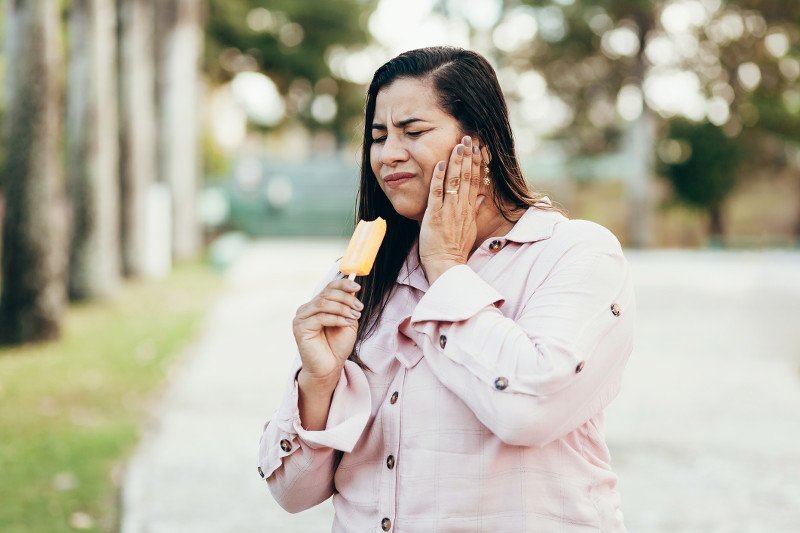 Przy wrażliwych zębach, warto zmienić dietę.