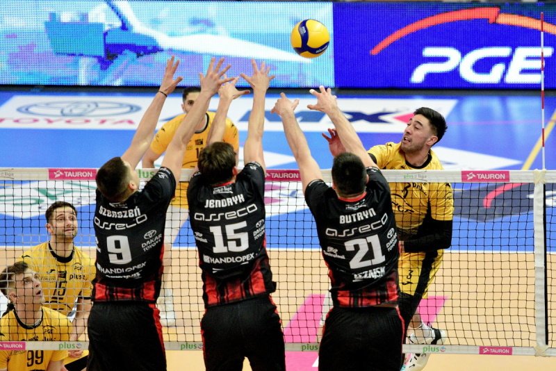 PGE Skra okazała się lepsza od Asseco Resovii w pierwszym ćwierćfinale PlusLigi