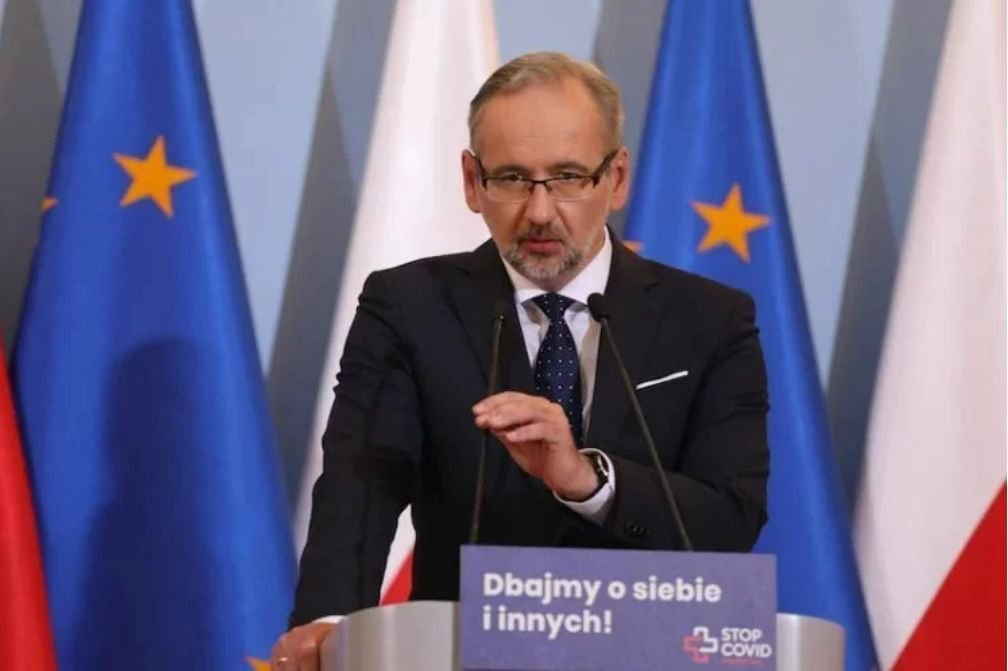 Adam Niedzielski poinformował na wtorkowej konferencji prasowej, że w środę możemy spodziewać się przedstawienia dalszych kroków na temat luzowania covidowych obostrzeń
