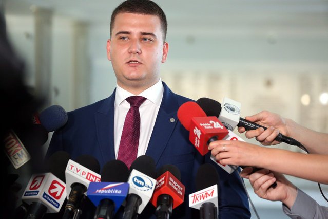 Bartłomiej Misiewicz został przywrócony na stanowisko rzecznika MON w grudniu 2016 roku.