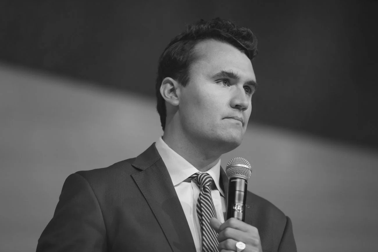 Charlie Kirk nie żyje.