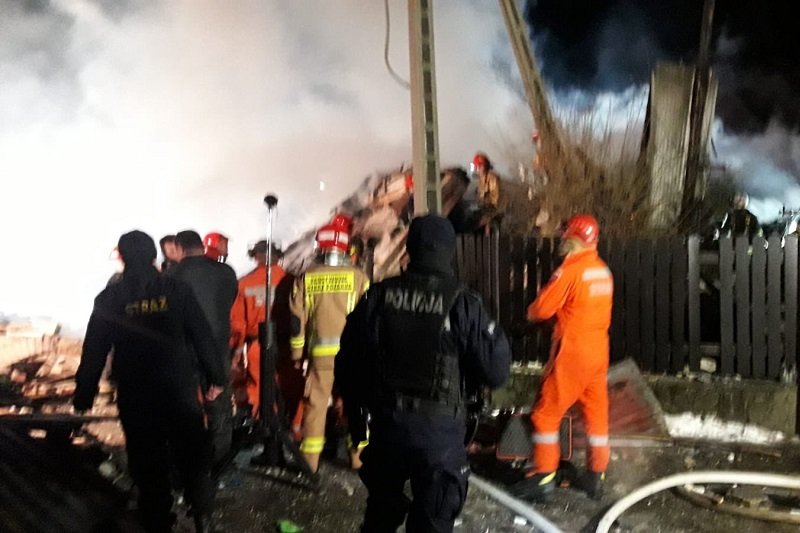 Do tej pory odnaleziono cztery ciała w gruzowisku po wybuchu gazu w Szczyrku.