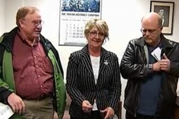 O zwycięzcy zadecydował rzut monetą.