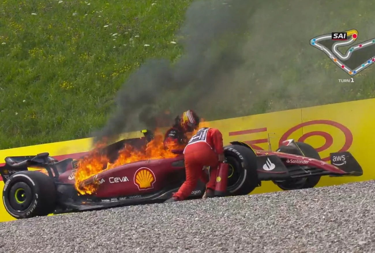 Charles Leclerc wygrał wyścig o Grand Prix Austrii. Dramat Carlosa Sainza, który musiał uciekać z bolidu
