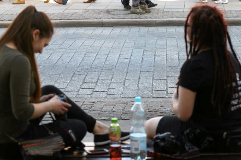 Politycy w wyborczych obietnicach zapominają o młodych ludziach.