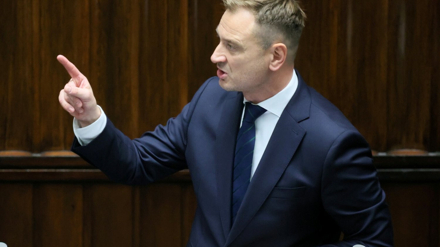 Kolejna awantura w Sejmie. "Siadaj, bo przedawkowałeś politykę".